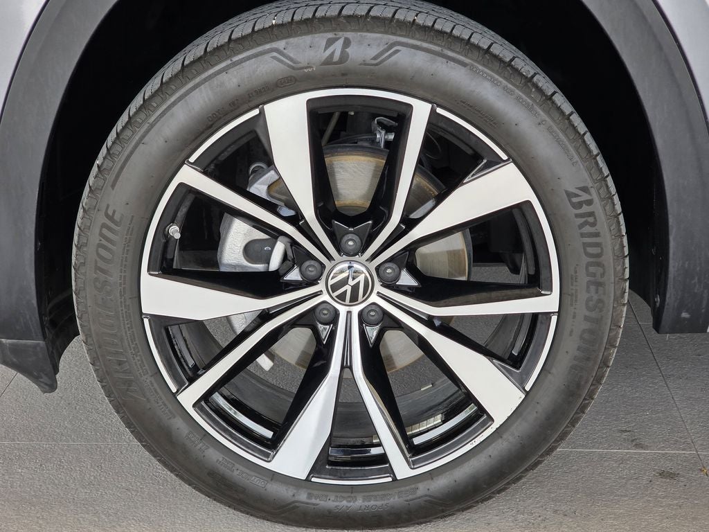 2024 Volkswagen Atlas 2.0T SEL Premium R-Line