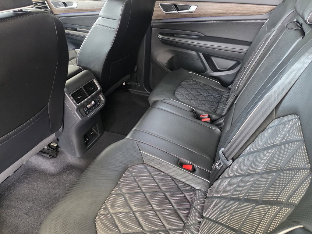 2024 Volkswagen Atlas 2.0T SEL Premium R-Line
