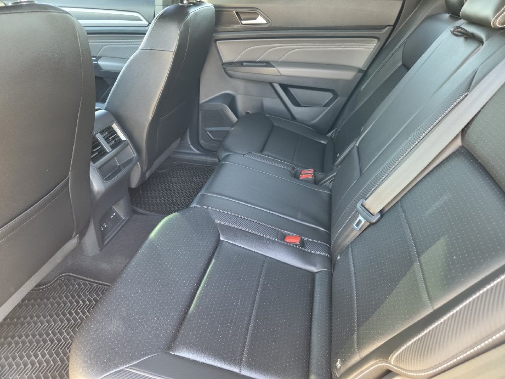 2023 Volkswagen Atlas Cross Sport 2.0T SEL R-Line Black