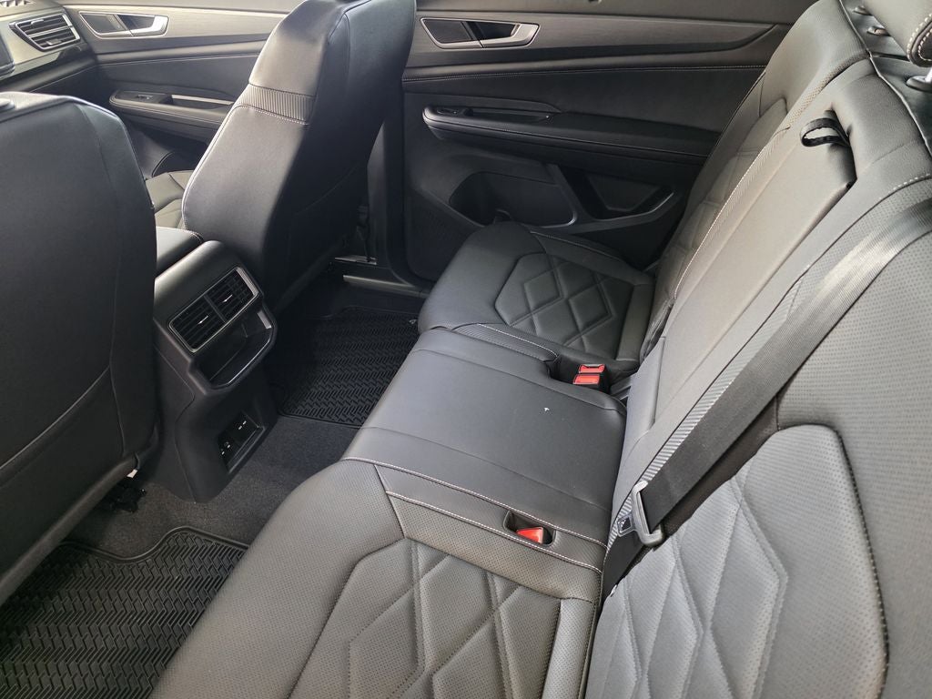 2025 Volkswagen Atlas Cross Sport 2.0T SE w/Technology