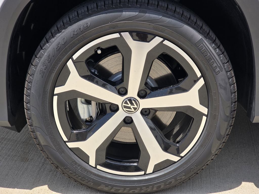 2025 Volkswagen Tiguan 2.0T SE