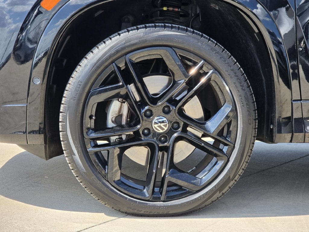 2025 Volkswagen Tiguan 2.0T SE R-Line Black