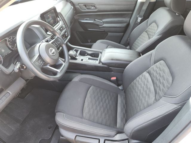 2024 Nissan Pathfinder S