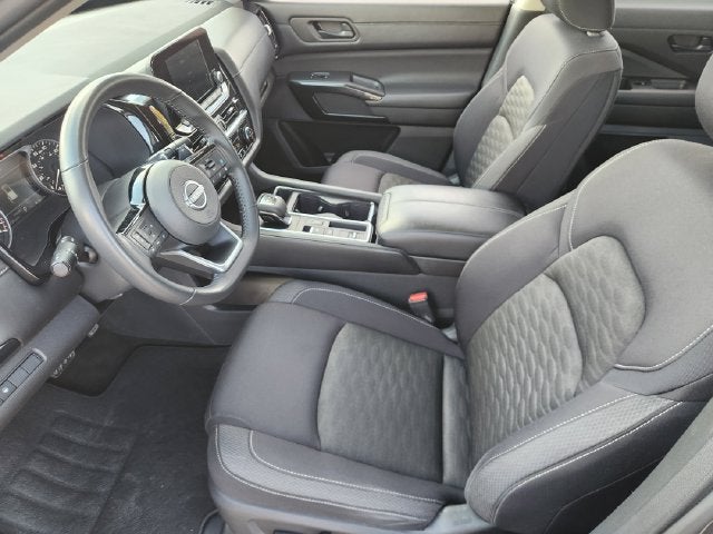 2023 Nissan Pathfinder SV