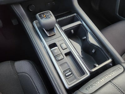 2023 Nissan Pathfinder SV