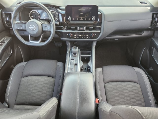 2023 Nissan Pathfinder SV