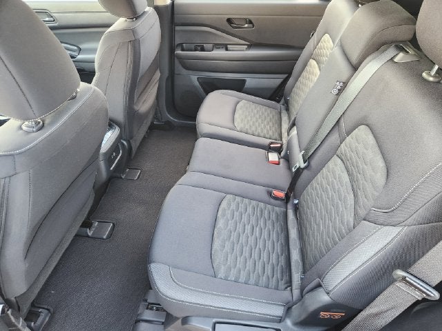 2023 Nissan Pathfinder SV