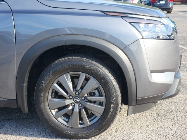 2023 Nissan Pathfinder SV