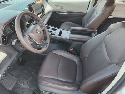 2021 Toyota Sienna Platinum 7 Passenger