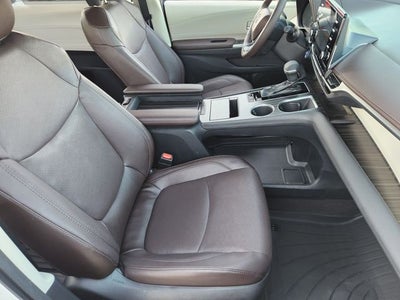 2021 Toyota Sienna Platinum 7 Passenger