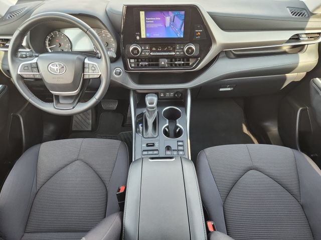 2025 Toyota Highlander LE