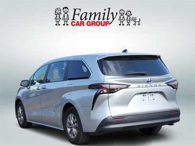 2025 Toyota Sienna LE 8 Passenger