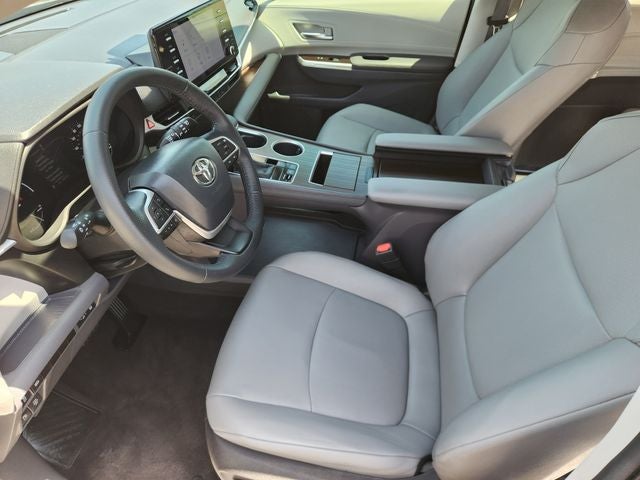 2023 Toyota Sienna XLE 8 Passenger