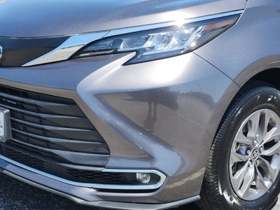 2023 Toyota Sienna XLE 8 Passenger