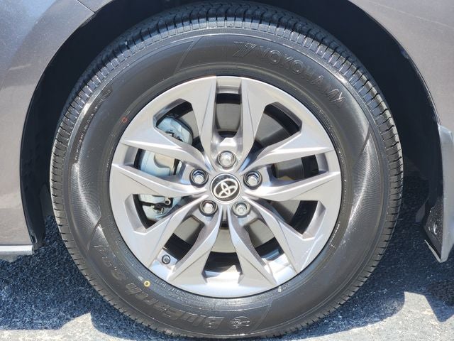 2023 Toyota Sienna XLE 8 Passenger