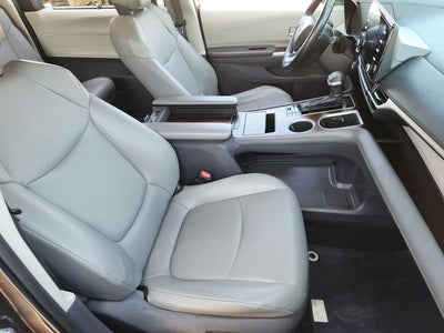 2021 Toyota Sienna XLE 8 Passenger