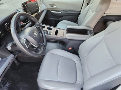 2024 Toyota Sienna XLE 8 Passenger