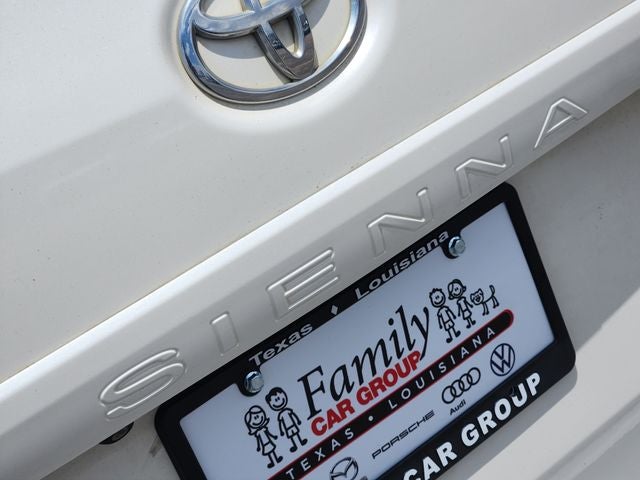 2017 Toyota Sienna XLE 8 Passenger