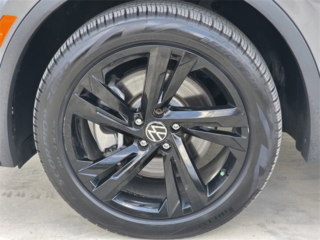 2024 Volkswagen Tiguan 2.0T SE R-Line Black