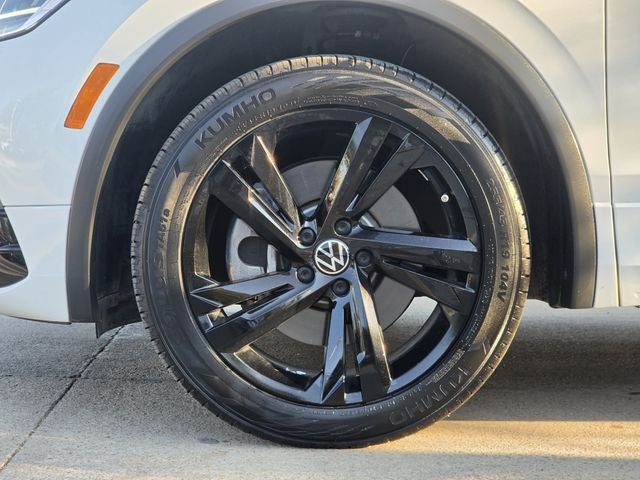 2024 Volkswagen Tiguan 2.0T SE R-Line Black