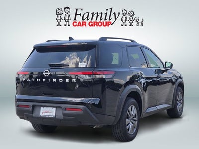 2025 Nissan Pathfinder SV