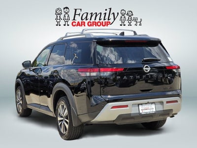 2024 Nissan Pathfinder SL
