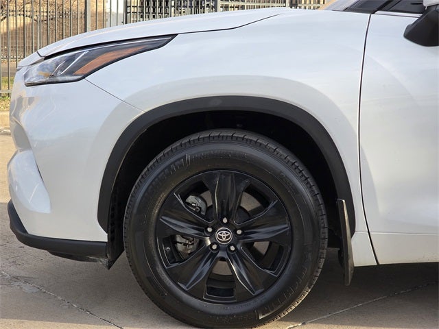2022 Toyota Highlander Hybrid Bronze Edition