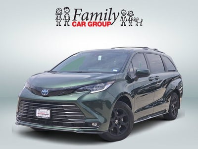 2025 Toyota Sienna Woodland Edition 7 Passenger