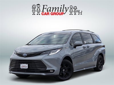 2025 Toyota Sienna Woodland Edition 7 Passenger