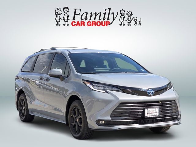 2025 Toyota Sienna Woodland Edition 7 Passenger