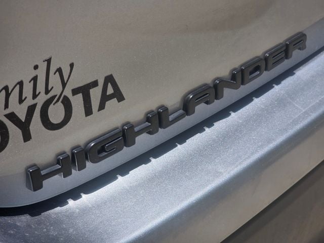 2022 Toyota Highlander L