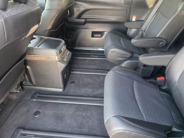 2025 Toyota Sienna Platinum 7 Passenger