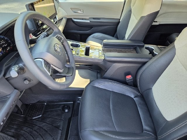 2026 Toyota Sienna Platinum 7 Passenger