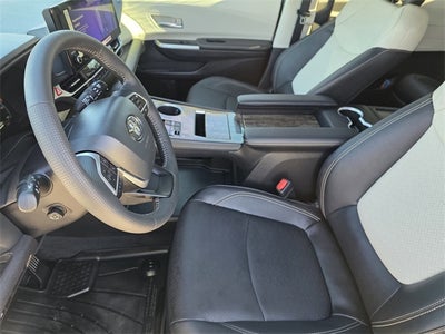 2025 Toyota Sienna Platinum 7 Passenger