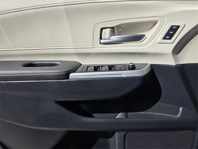 2025 Toyota Sienna Platinum 7 Passenger