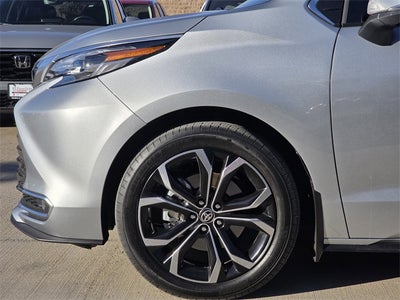 2025 Toyota Sienna Platinum 7 Passenger