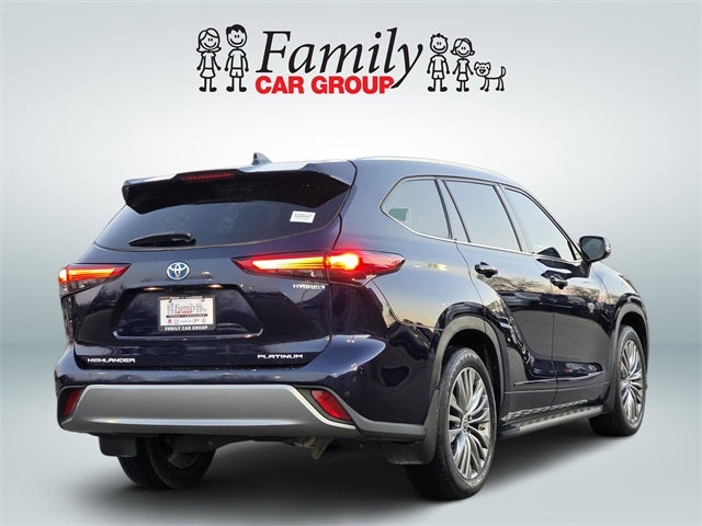 2022 Toyota Highlander Hybrid Platinum