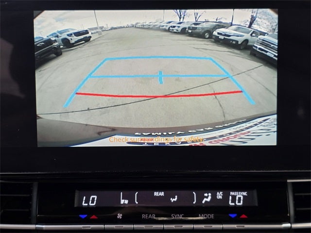 2025 Toyota Sienna XLE 8 Passenger