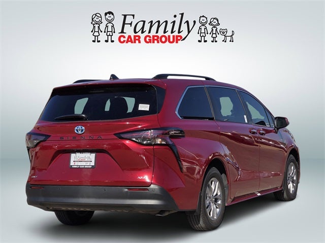 2025 Toyota Sienna XLE 8 Passenger