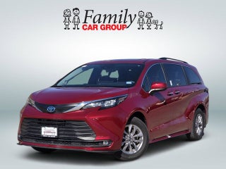 2025 Toyota Sienna XLE 8 Passenger
