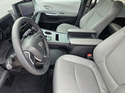2025 Toyota Sienna XLE 8 Passenger