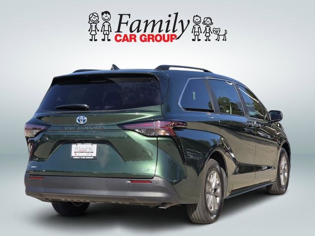 2025 Toyota Sienna XLE 8 Passenger