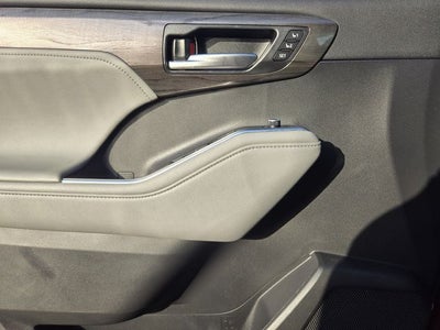 2023 Toyota Highlander Platinum