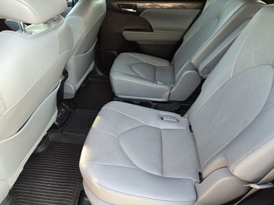 2023 Toyota Highlander Platinum