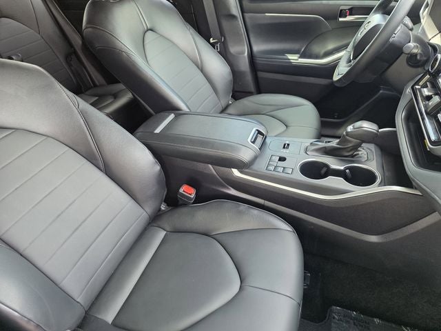 2025 Toyota Highlander XLE