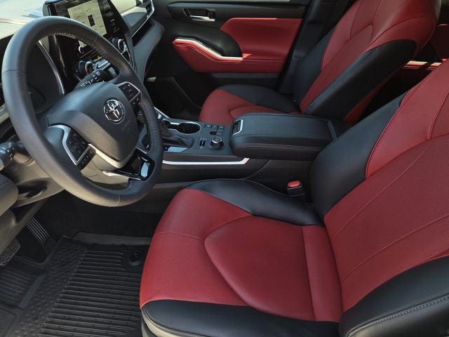 2025 Toyota Highlander XSE