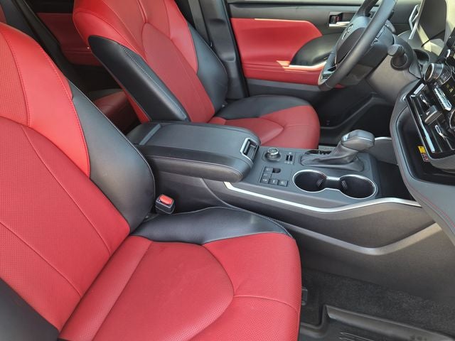 2025 Toyota Highlander XSE