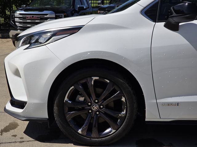 2021 Toyota Sienna XSE 7 Passenger