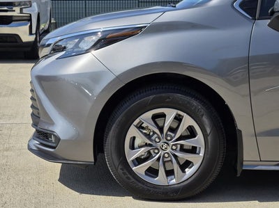 2026 Toyota Sienna XLE 8 Passenger