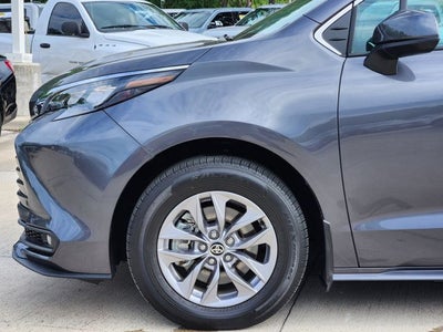 2025 Toyota Sienna XLE 8 Passenger